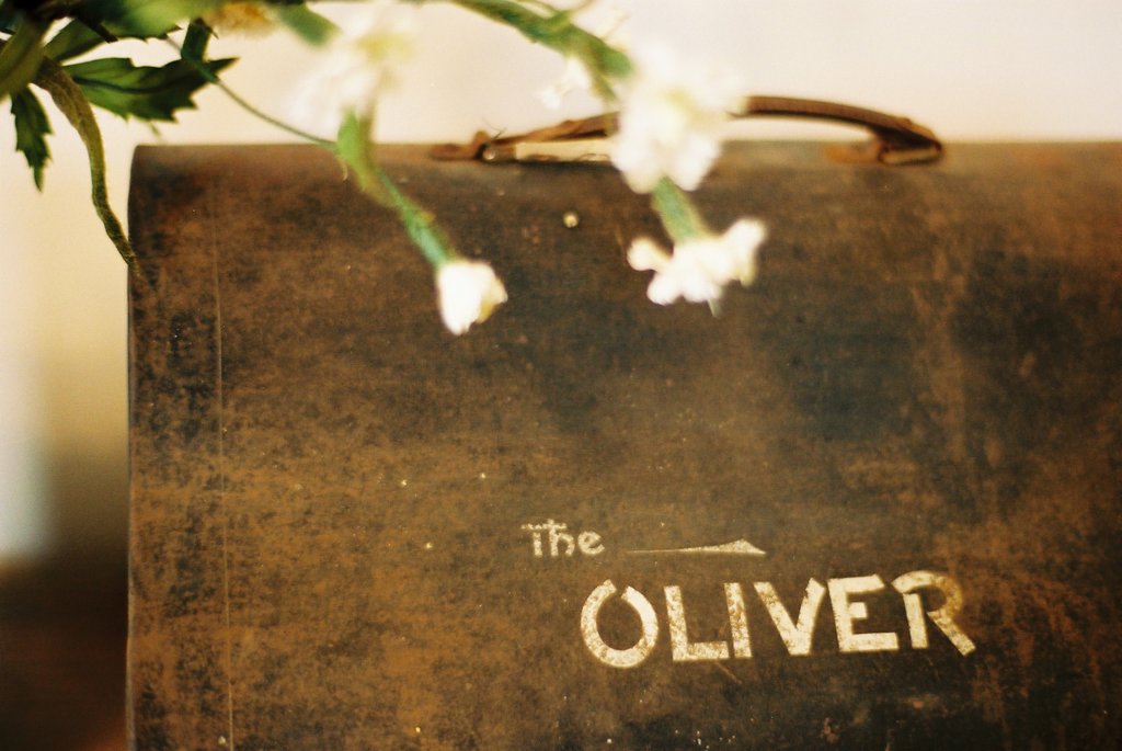 ＯＬＩＶＥＲ