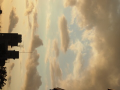 住み慣れた町の見慣れた空