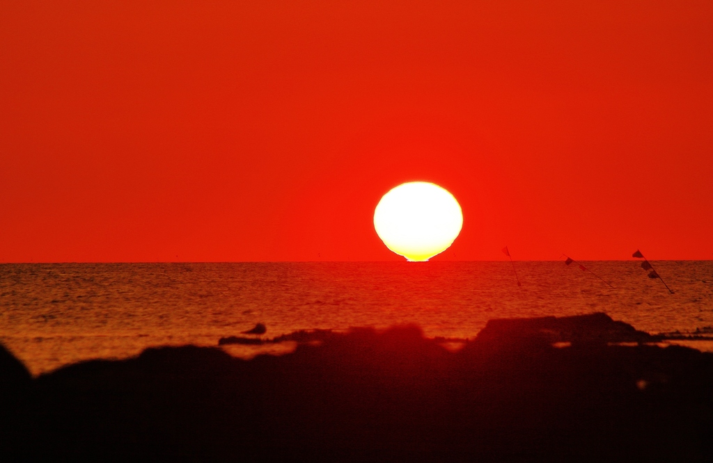ダルマ夕陽　能登　志賀町百浦海岸