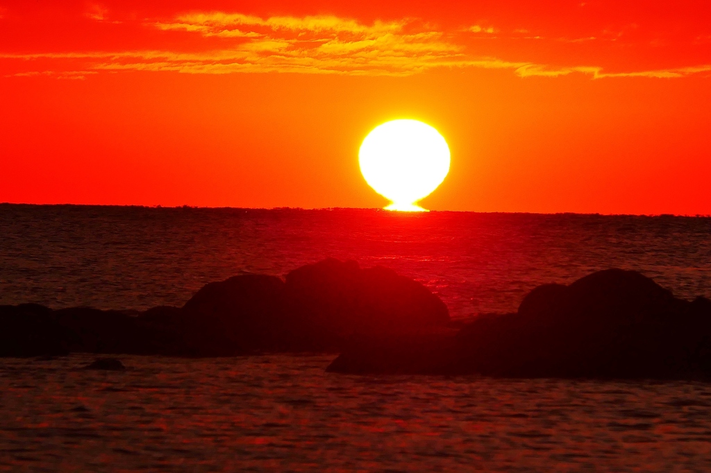 ダルマ夕陽　能登上野海岸