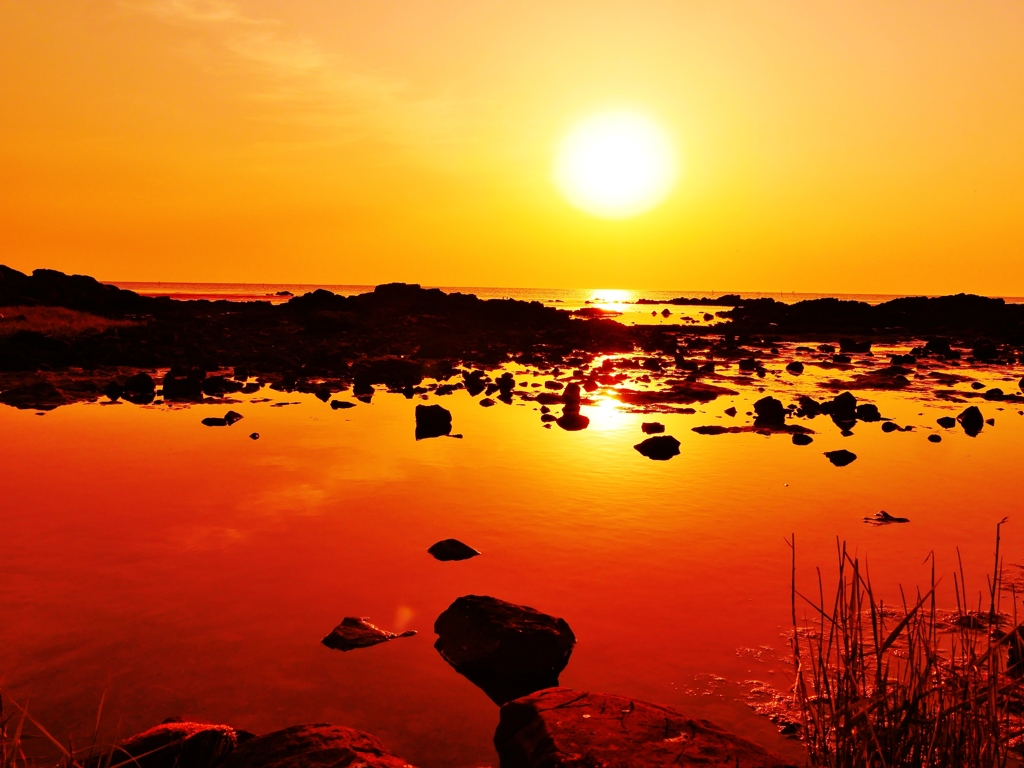 静寂の日本海・・・能登の夕景