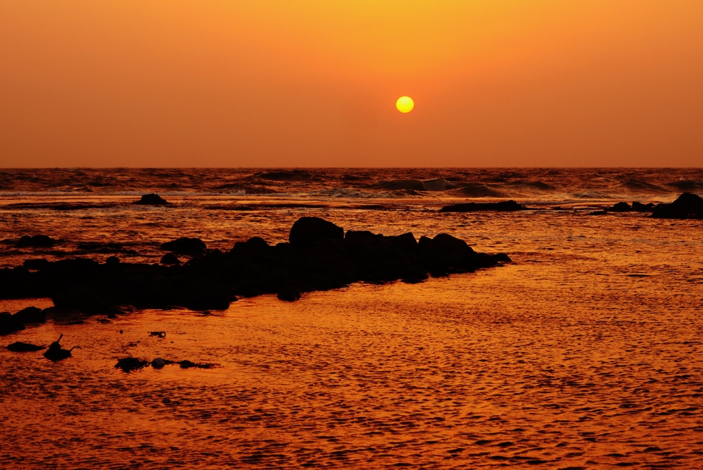 落陽　能登百浦海岸