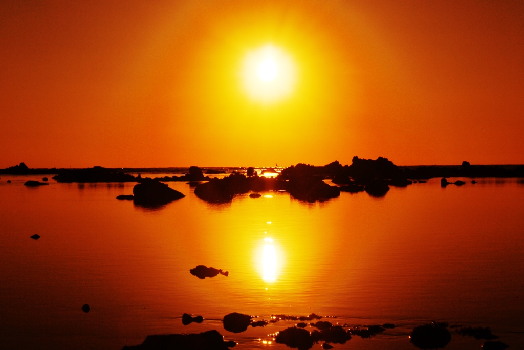 静寂の夕景　能登百浦海岸