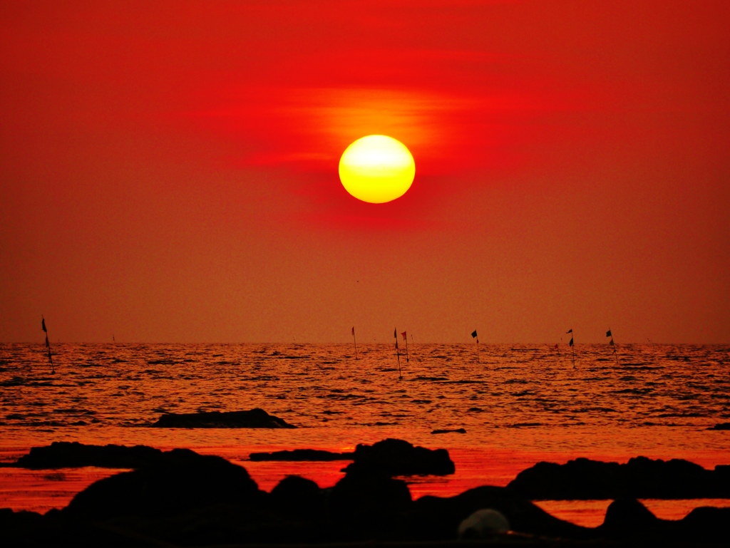 落日　初夏の日本海