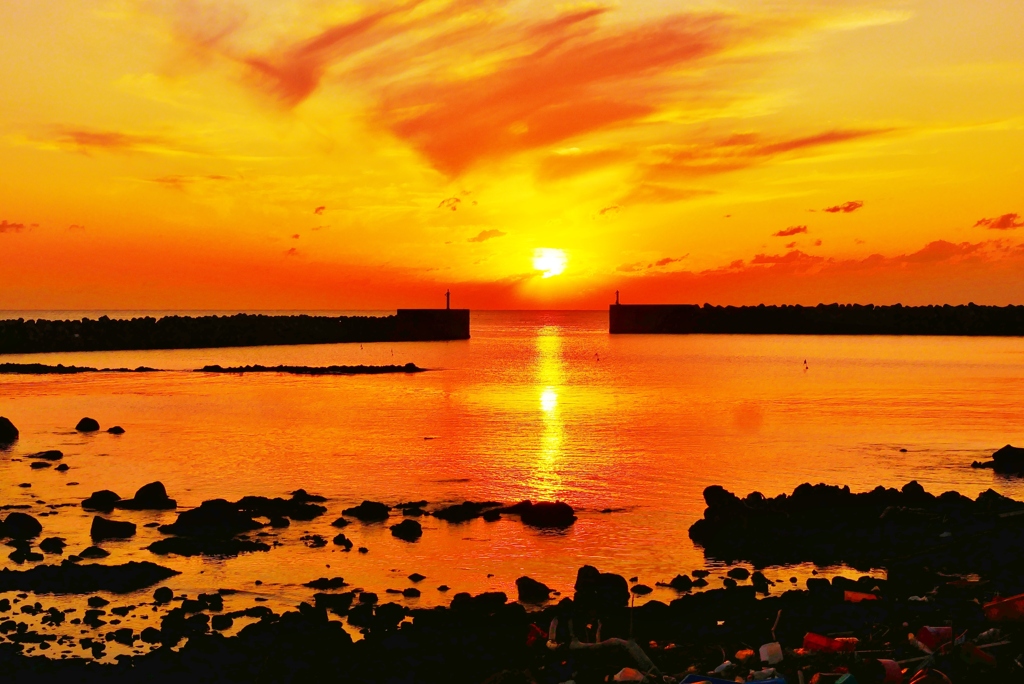 落陽　能登赤住海岸