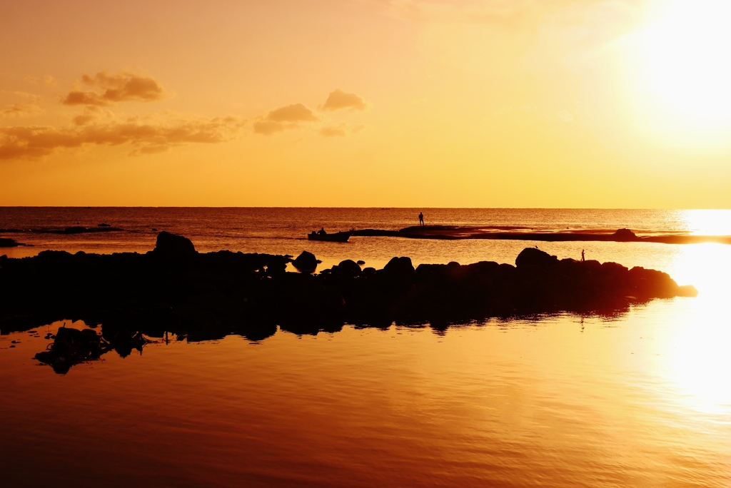 落陽　能登は赤住海岸