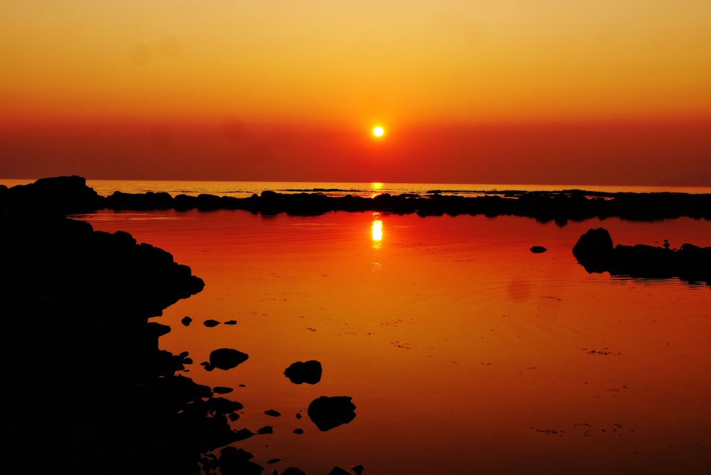 静寂の夕景　能登　上野海岸