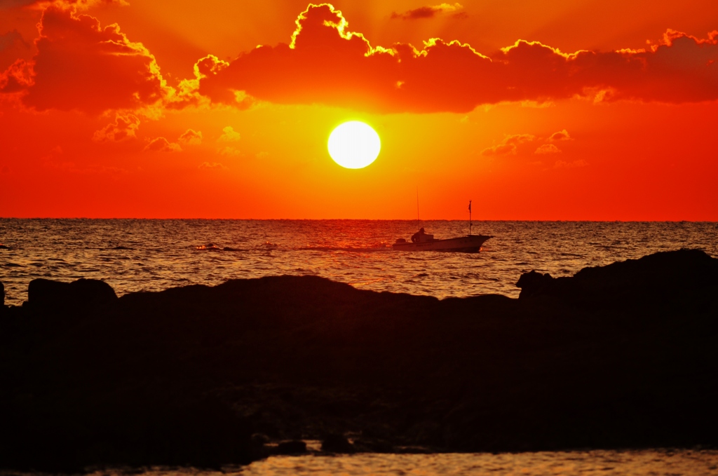 夕景　帰港　能登は福浦海岸