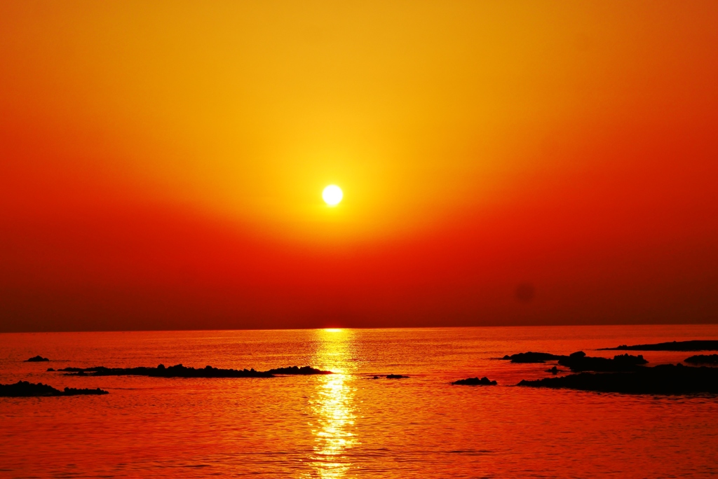 静寂の夕景　能登は百浦海岸