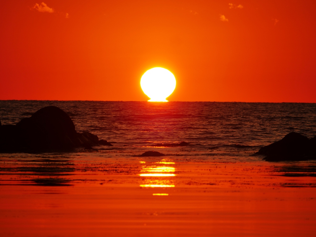 日本海は能登のダルマ夕陽