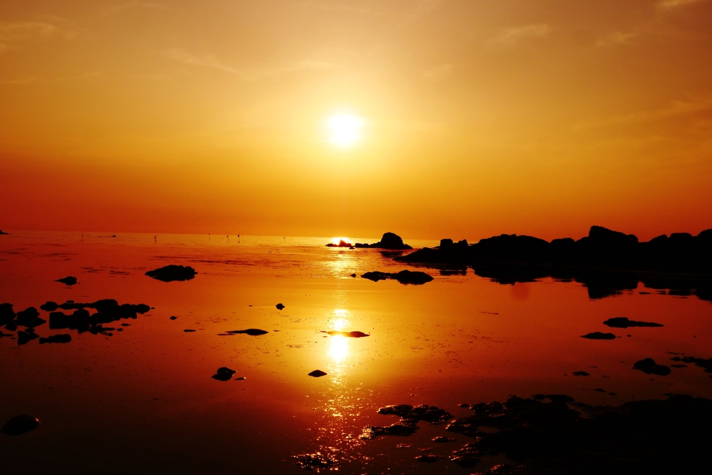 静寂の夕景　能登は赤住海岸