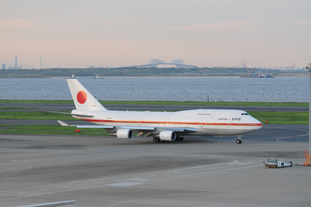 政府専用機と東京ゲートブリッジ