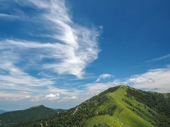 剣山と雲