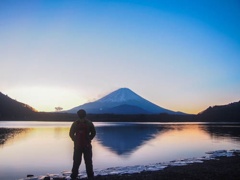 精進湖より