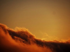 染まる雲