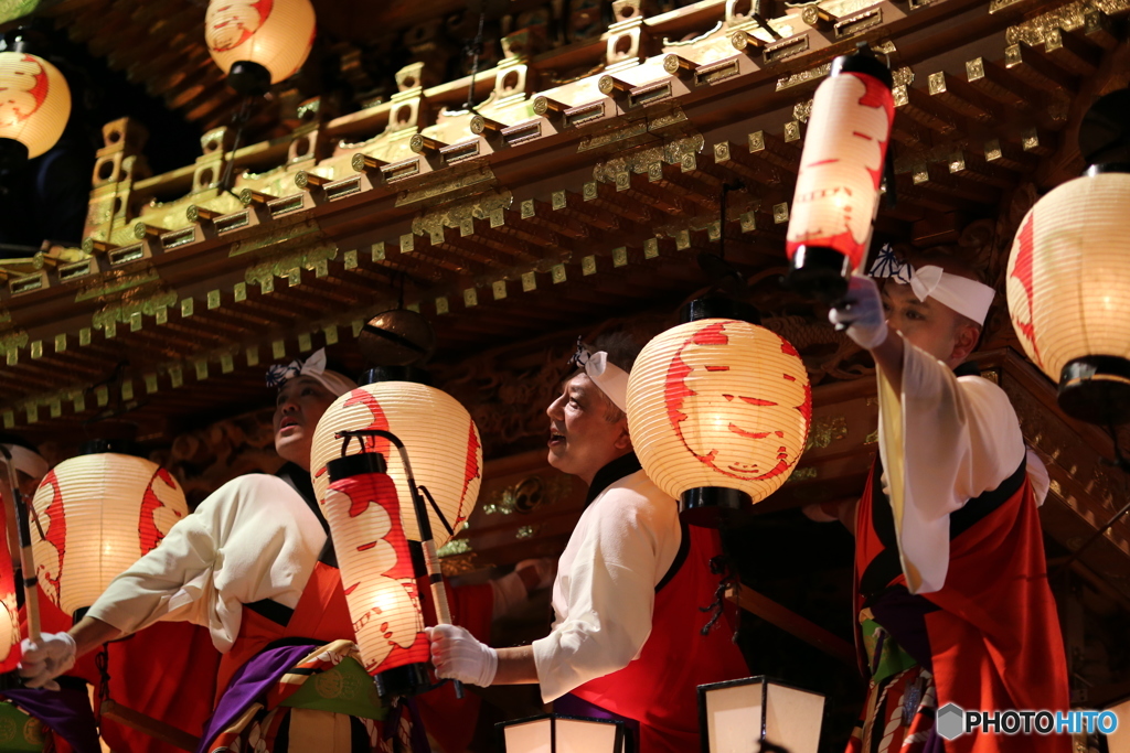 夜祭の男たち