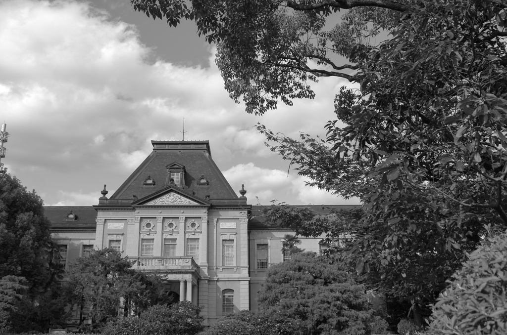 現役の官公庁建物