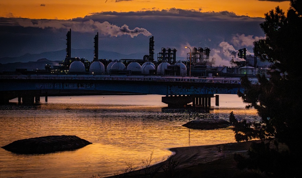 工場夕映え