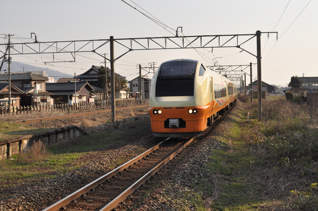 ①特急いなほ E653系1000番台