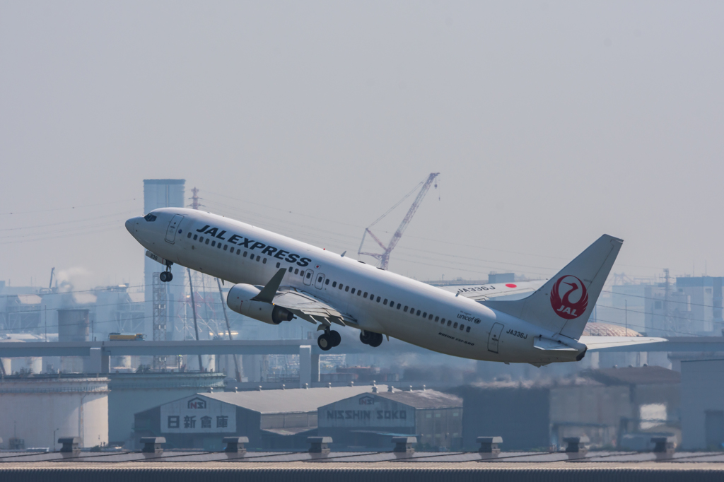 新型のB737はユニック付き・・・