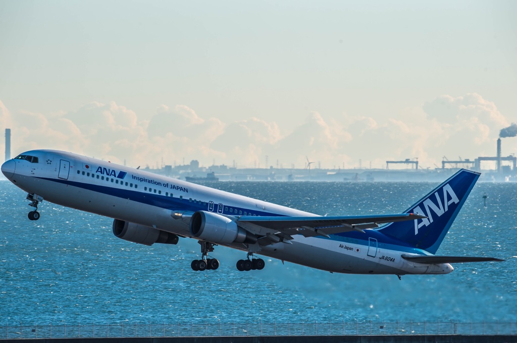 マリンブルーANAブルー