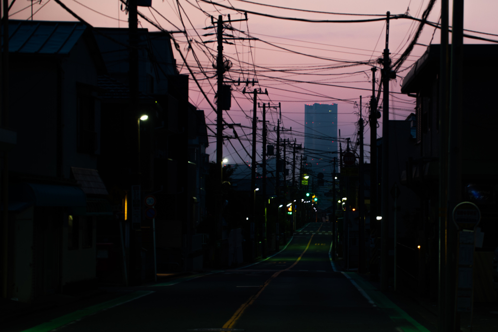 パープルタウン紫煙る夜明け