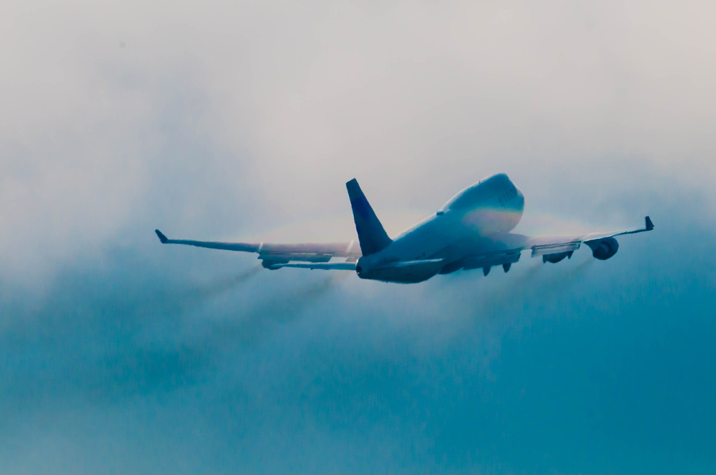 虹色ベイパー　デルタ航空　B747