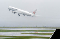 雨の空港・・・