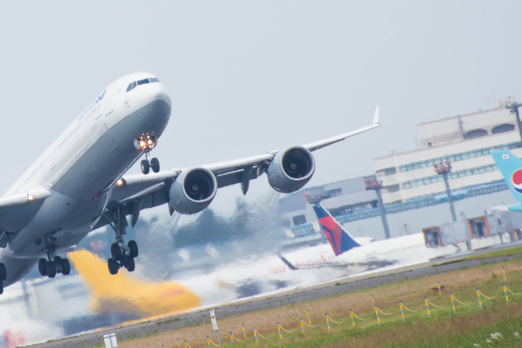 ルフトハンザ　A340