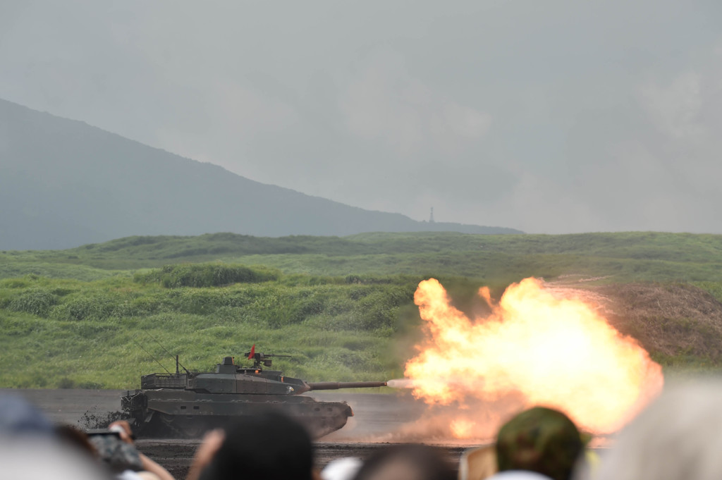 総火演　3　　10式　戦車