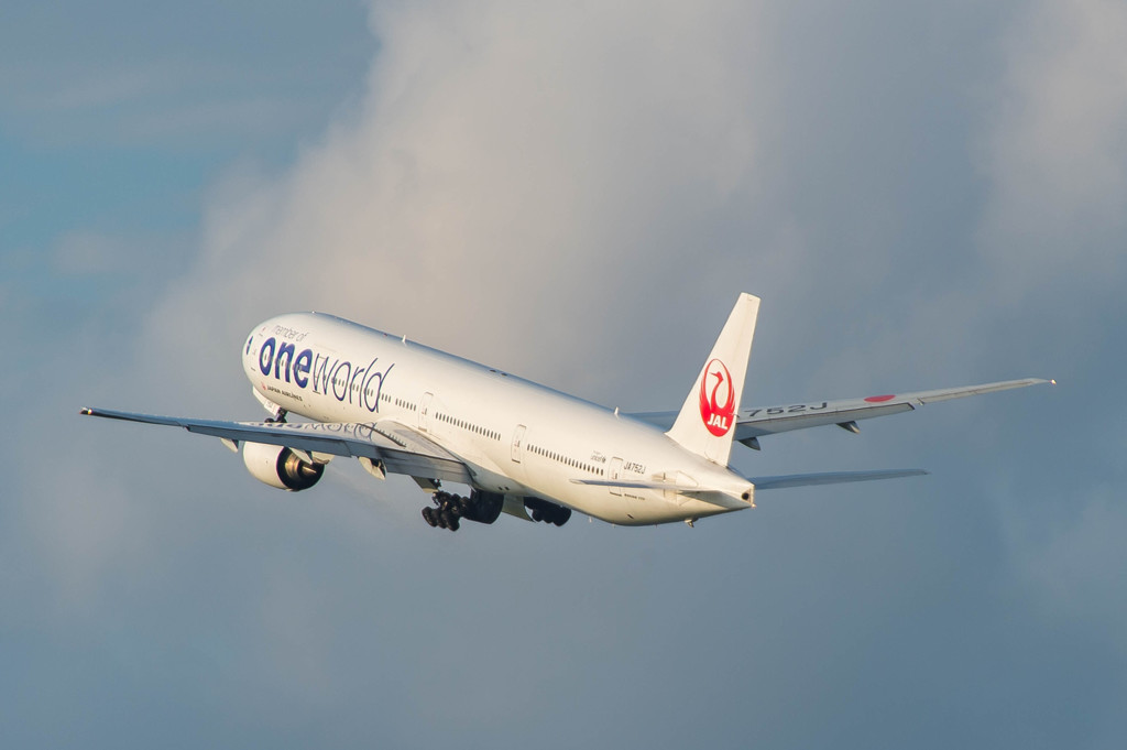 JAL　B777　上昇中