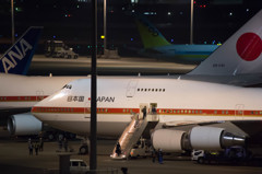 本日、羽田第２ターミナルで待つも直前のランチェンのせいで知らないうちに降りてた(