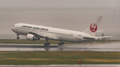 JAL Boeing767