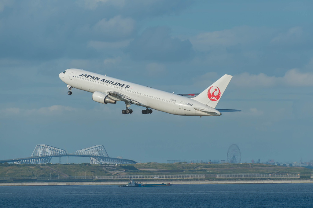 ゲートブリッジとB767