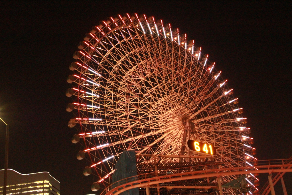 夜の観覧車