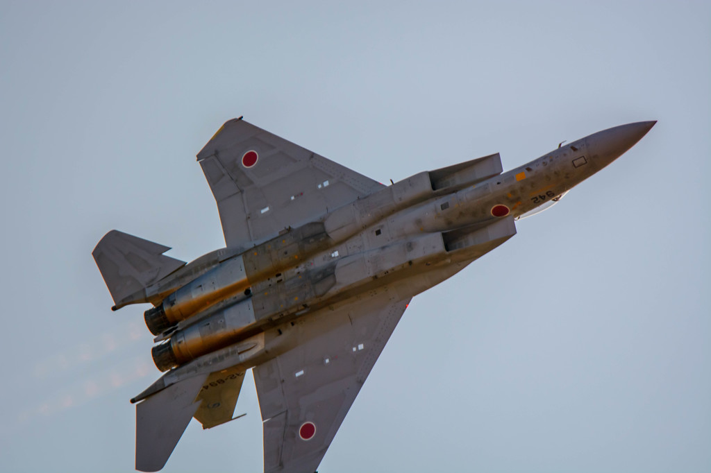 朝日を背中に浴びて