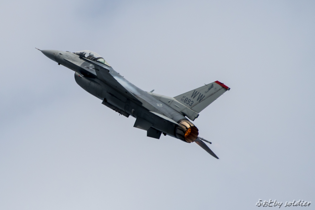 2016岐阜基地航空祭_F-16アクロ ④