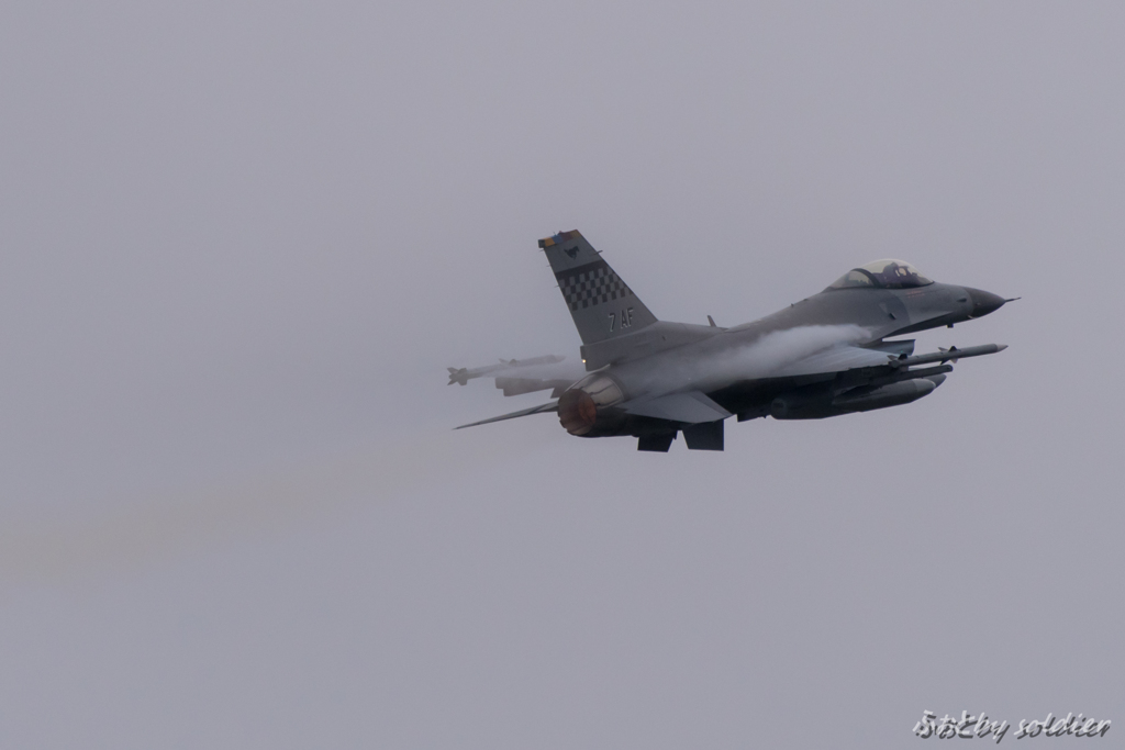横田フライアウト_F16③