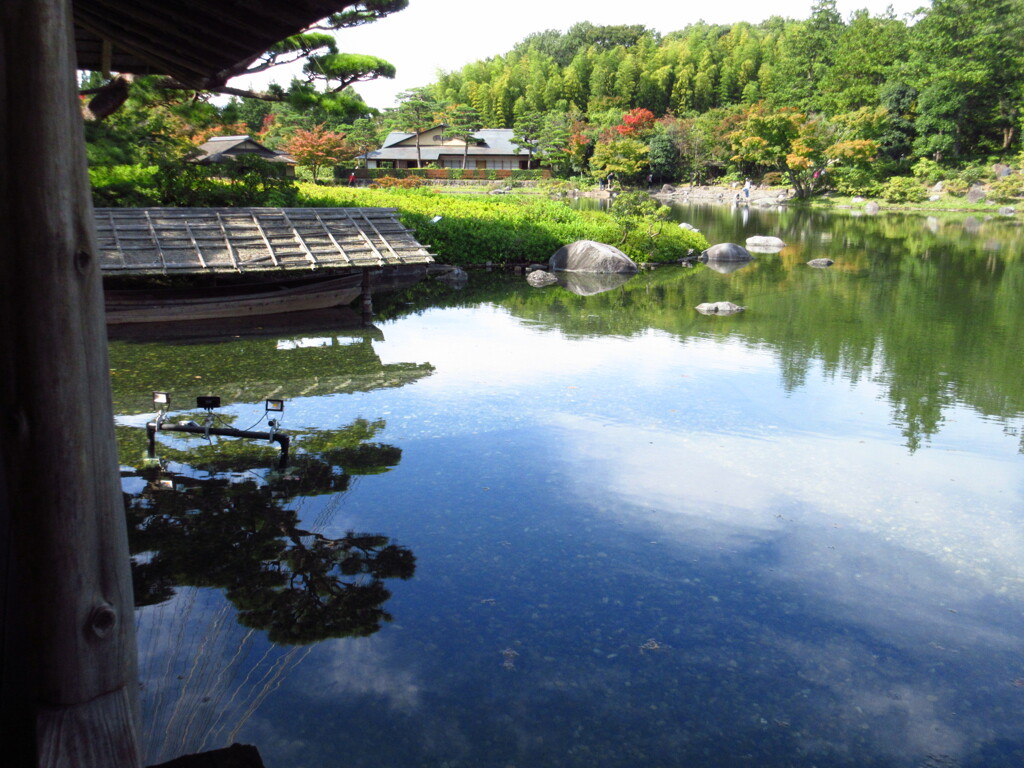 池と庭園