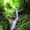 名もない滝
