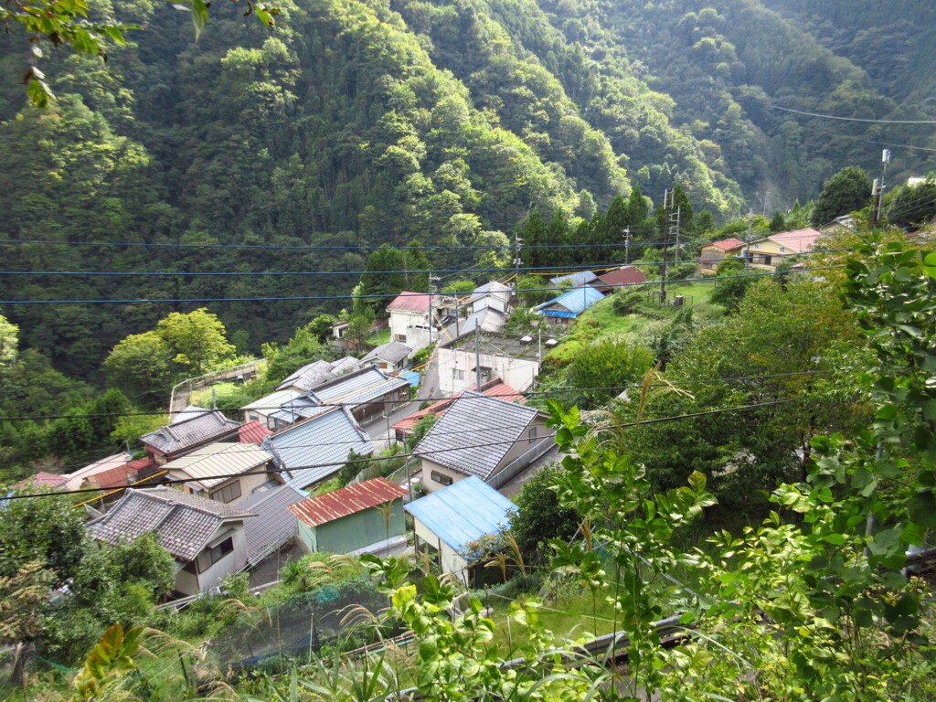 山沿いの集落