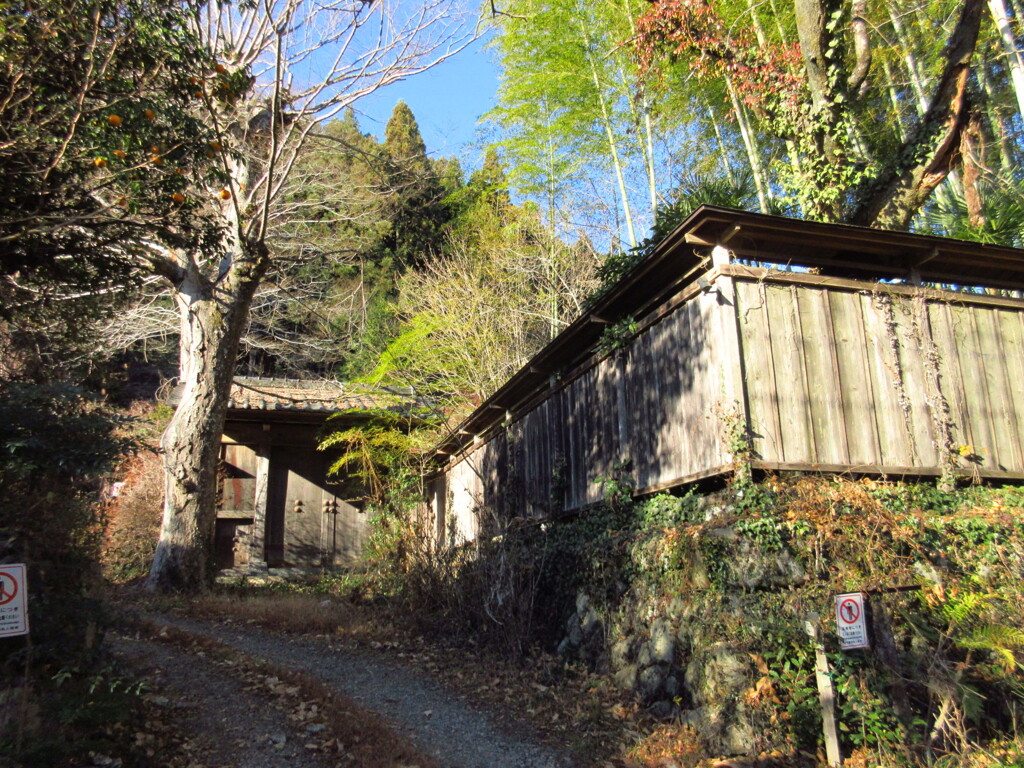 甲府徽典館の門