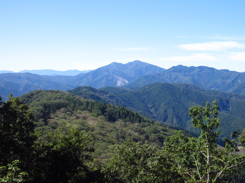 三頭山