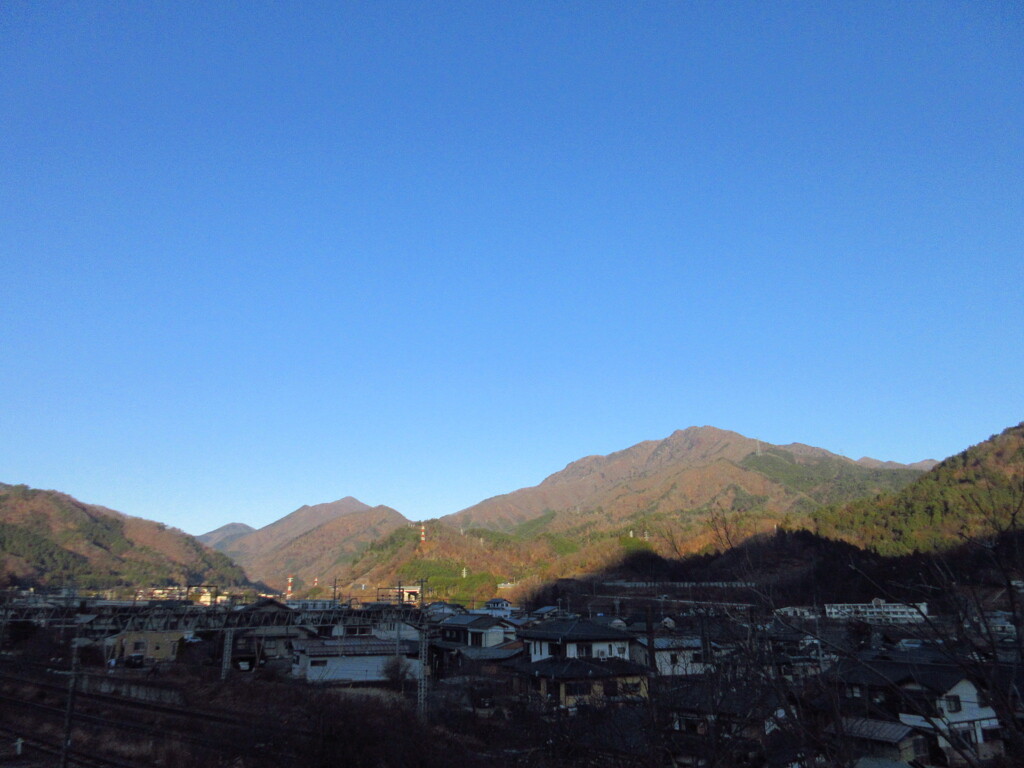 朝の滝子山