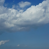 大きな雲と大きな船
