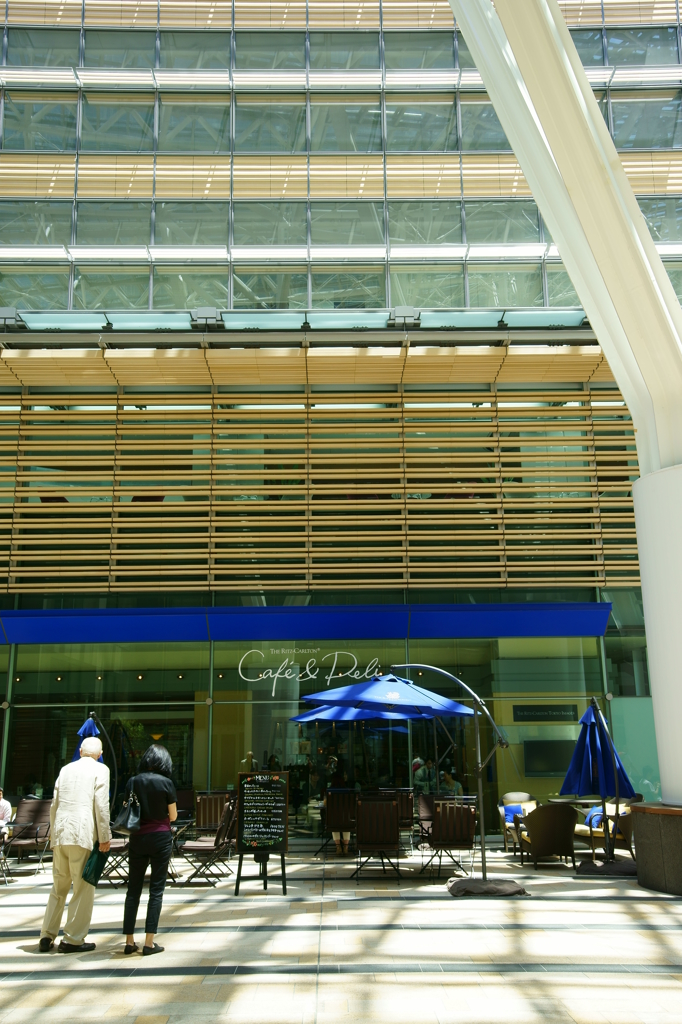 都会のランチタイム