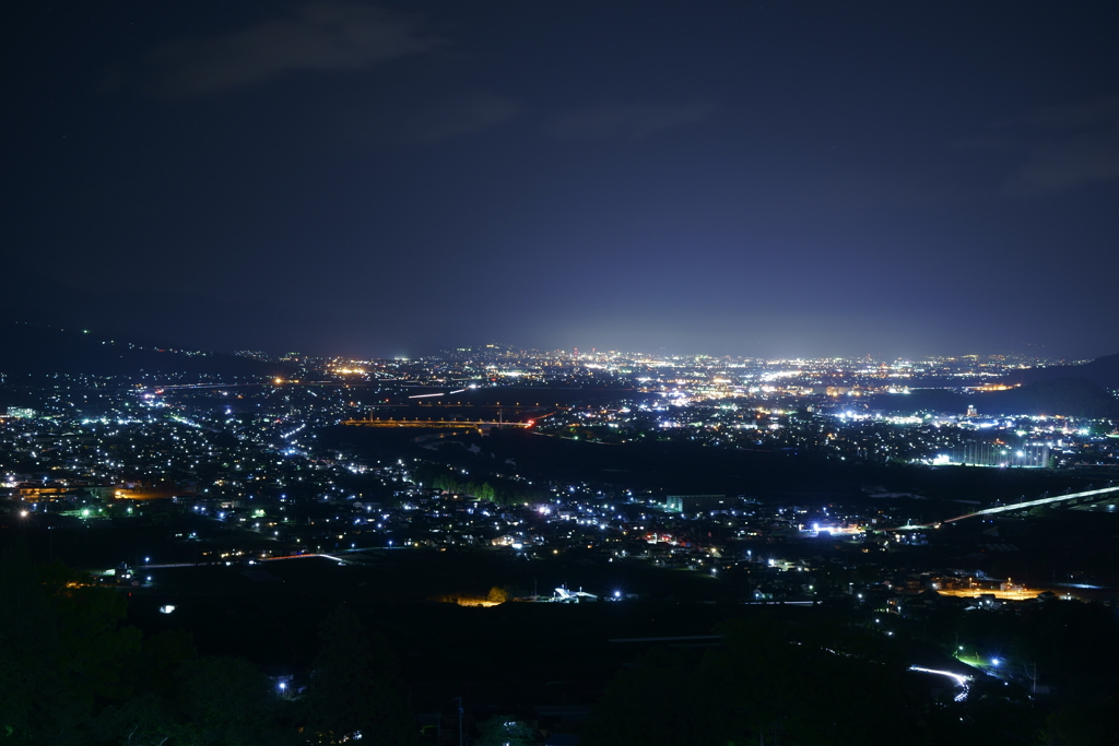 千曲川と街灯り