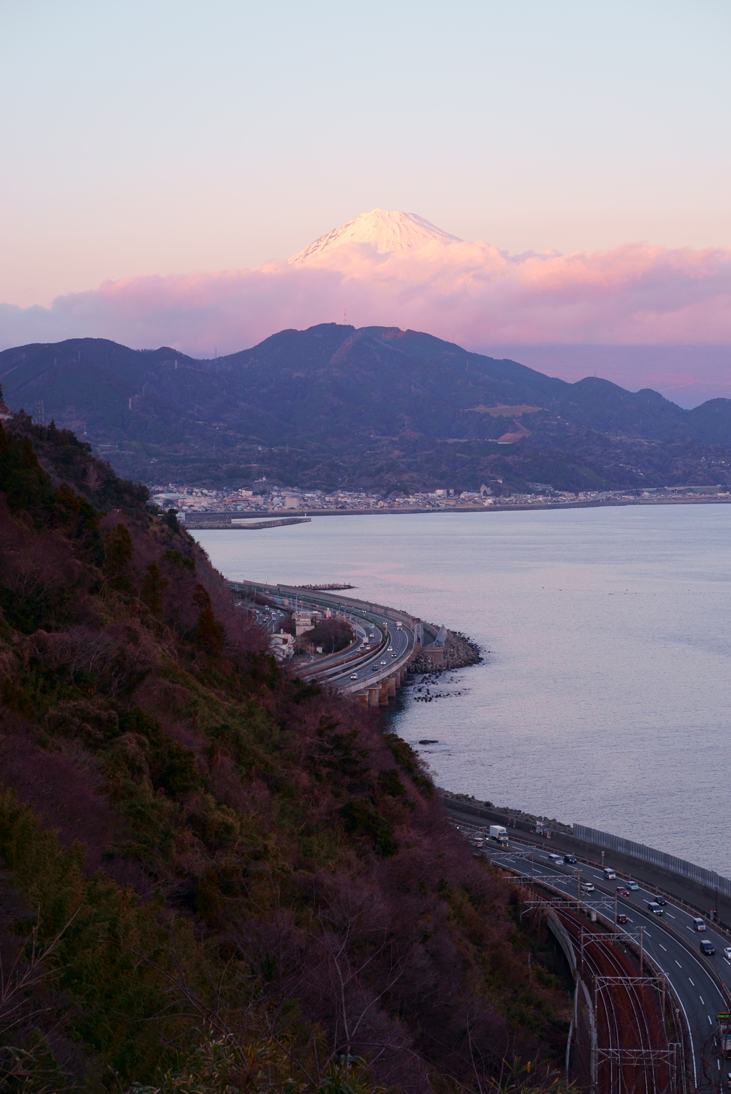 峠の夕景（縦）