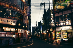 雨上がりの夜の街
