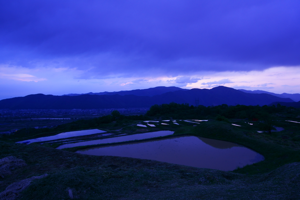 棚田の夜明け